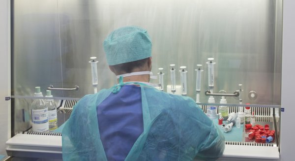 La sanidad pública de Málaga apuesta por la investigación en cáncer con 128 ensayos clínicos