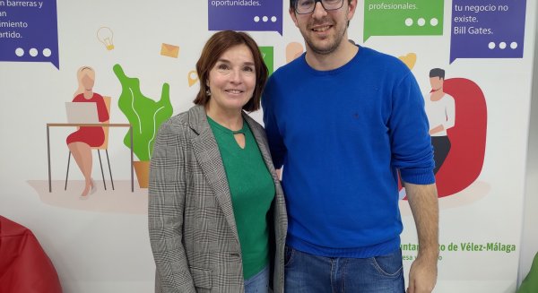 Vélez-Málaga activa una sala de informática renovada para combatir la desigualdad digital