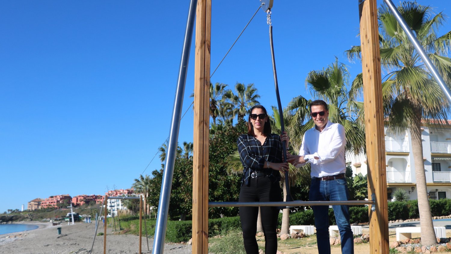 Torrox pone en marcha un plan para incentivar el uso y disfrute de sus playas durante todo el año