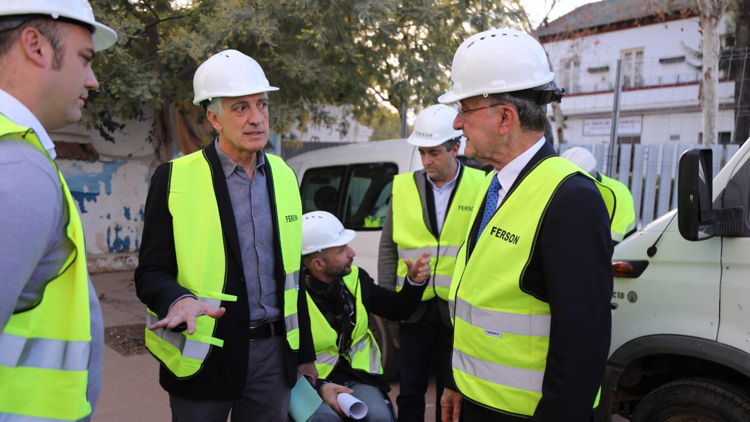 Comienzan a rehabilitar las antiguas cocheras de El Palo para la Junta Municipal del Distrito y uso social