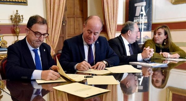Junta de Andalucía y Antequera firman un convenio para la creación de un Plan Local de Salud