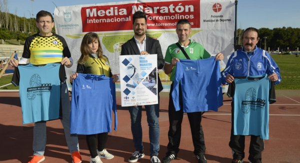 Más de 1.600 atletas participan este domingo en la Media Maratón Internacional de Torremolinos