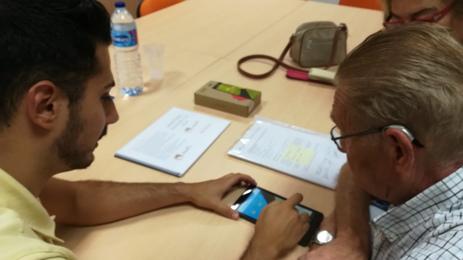 El Hospital Regional e Ibima trabajan para mejorar la vida de personas con demencia mediante una APP