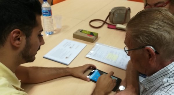 El Hospital Regional e Ibima trabajan para mejorar la vida de personas con demencia mediante una APP