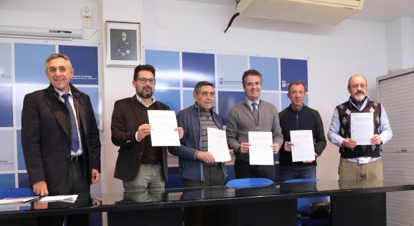 Ayuntamiento y comunidades de propietarios acuerdan mejorar el entorno de calle Campo de Montiel en El Palo