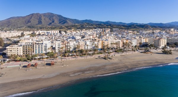 Estepona concluya la redacción del proyecto para remodelar la primera fase del Paseo Marítimo