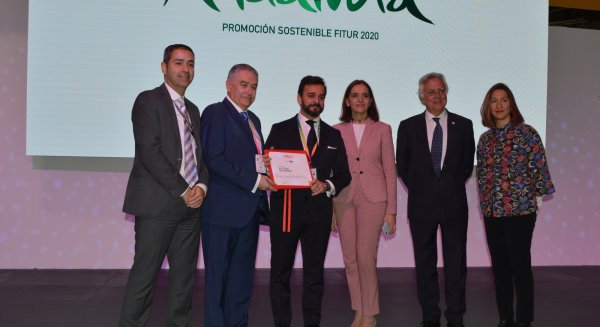 Andalucía recibe en Fitur el premio al expositor sostenible por su apuesta por la reducción del impacto ambiental