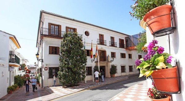 VOX Benalmádena condena el adoctrinamiento en memoria histórica de PSOE e IU con dinero público