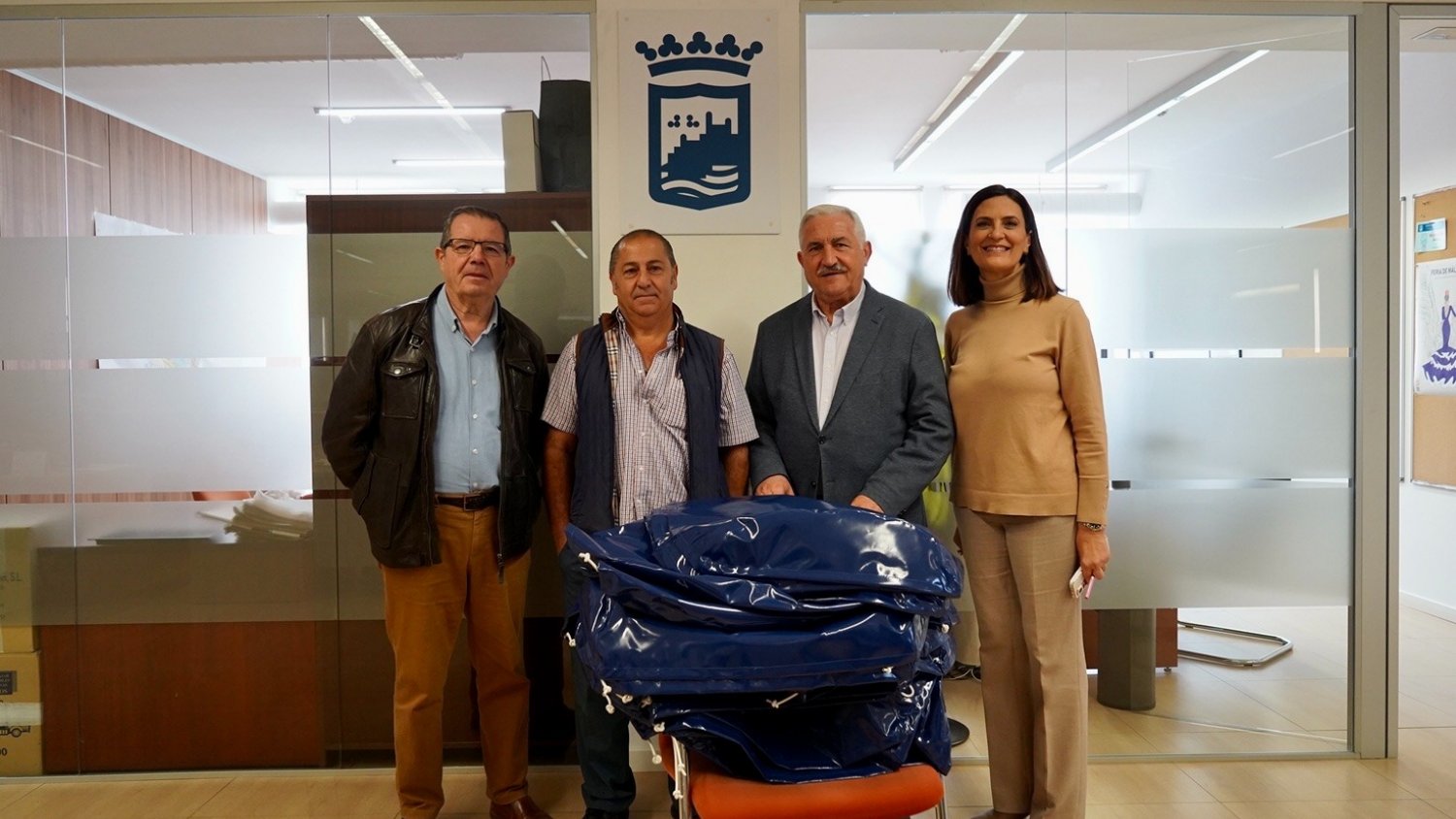 Málaga reparte bolsas a los coches de caballos para recoger sus excrementos