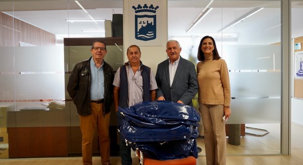 Málaga reparte bolsas a los coches de caballos para recoger sus excrementos