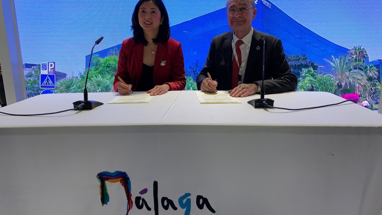 El mayor proveedor de servicios turísticos de China promocionará la ciudad de Málaga en el país asiático