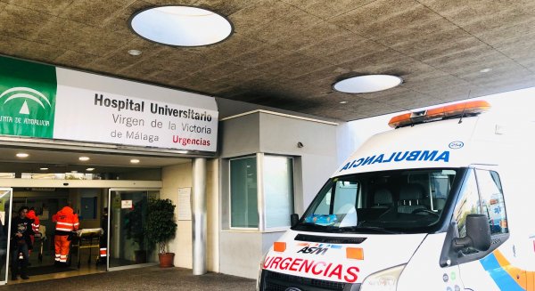 El Hospital Virgen de la Victoria contrata a 25 profesionales ante el aumento de casos por la Gripe