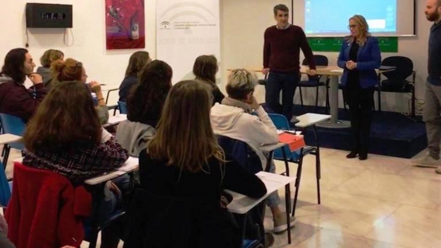 Arrancan las jornadas de plan de empresa Proyecto Lunar Málaga en el IAJ
