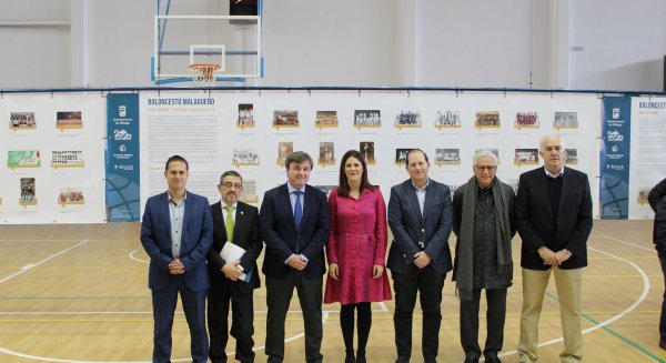 Inauguran una exposición fotográfica que recoge la historia del baloncesto malagueño