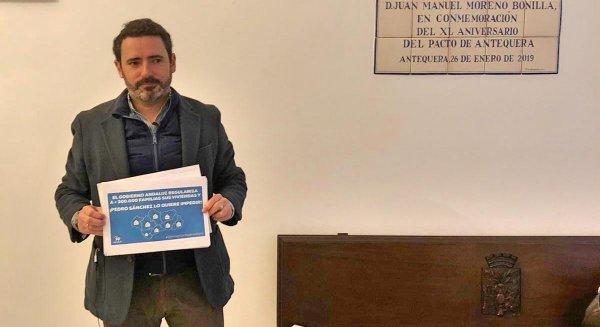 El PP advierte a Sánchez de que no va a permitir frenar la solución para 50.000 viviendas irregulares en Málaga