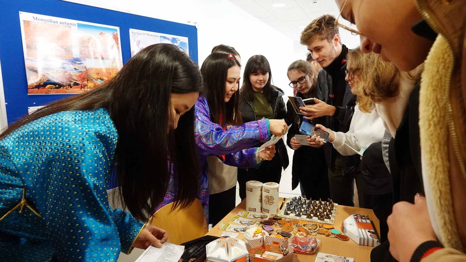 Una jornada sobre Mongolia acerca la cultura de este país al alumnado de la Universidad de Málaga