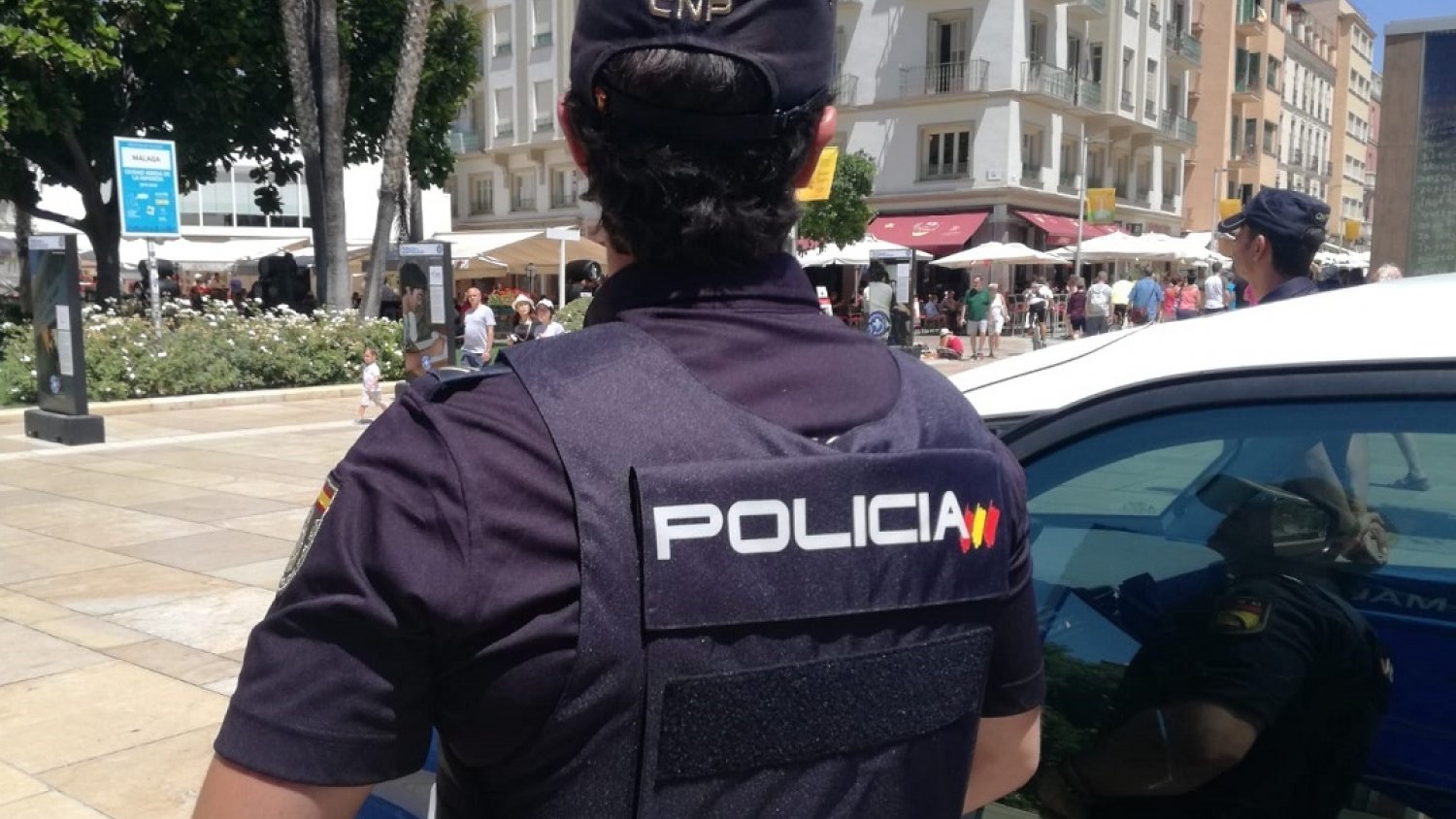 Detienen a un cliente de un banco en Málaga capital tras amenazar a la directora con un cuchillo jamonero