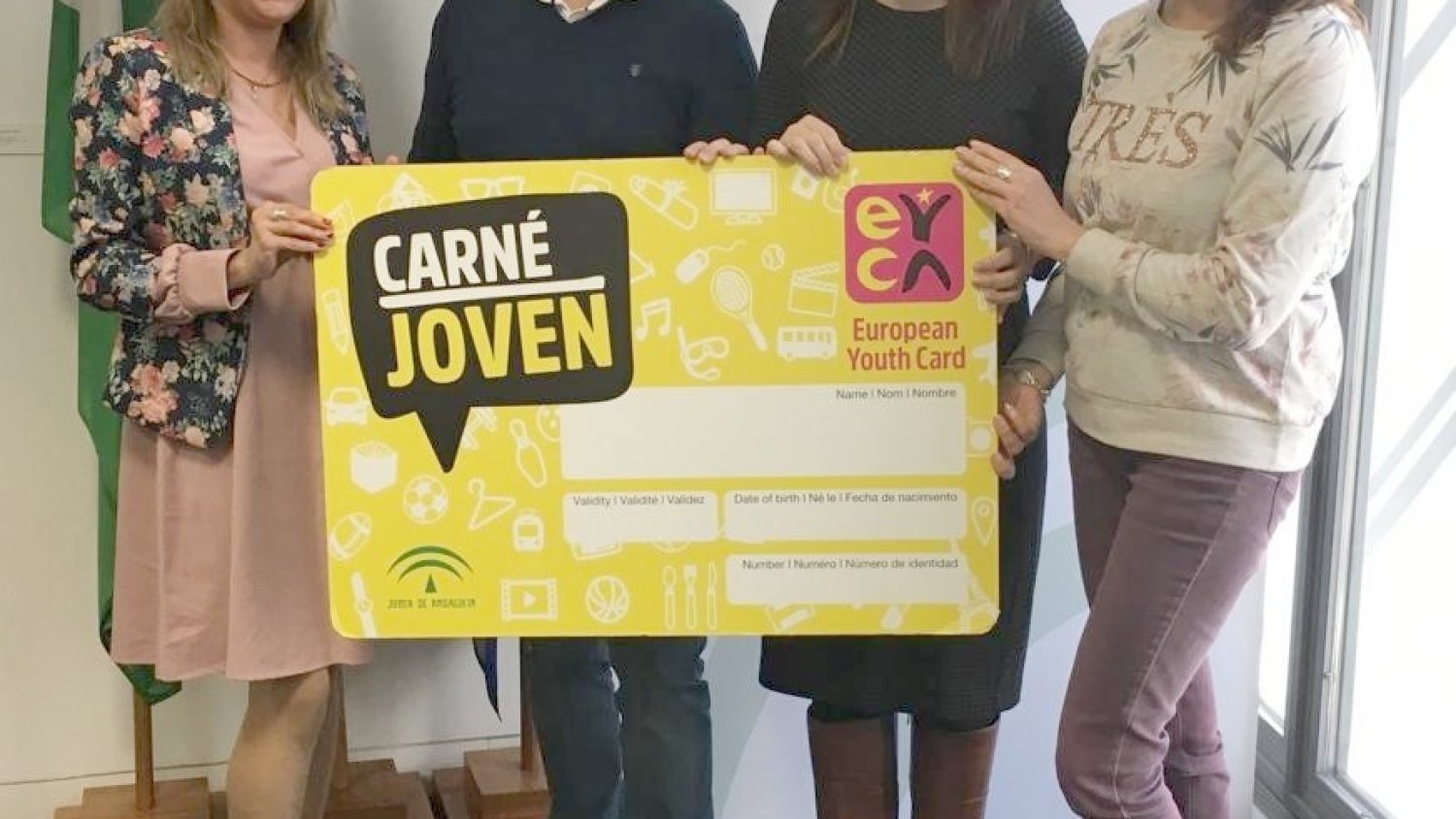 El director general del Instituto Andaluz de la Juventud presenta en Málaga el programa 