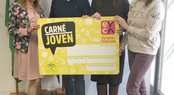 El director general del Instituto Andaluz de la Juventud presenta en Málaga el programa 