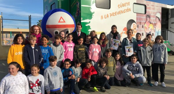Casi medio millar de escolares de ocho colegios de la provincia se suben al bus de la prevención