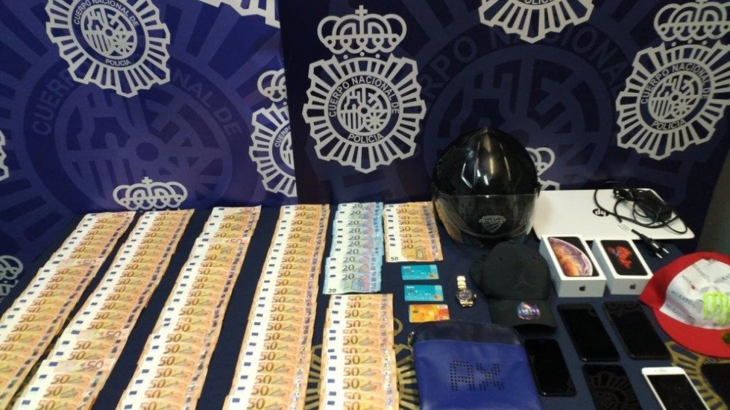 Detenido por estafar 10.000 euros a diez clientes bancarios con el envío de enlaces fraudulentos al móvil