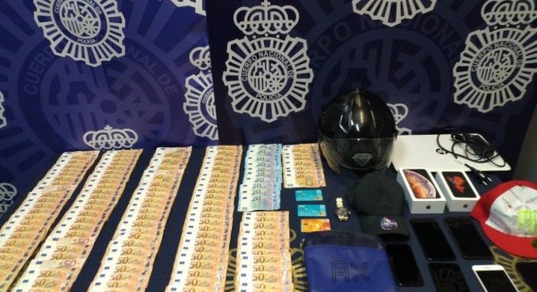 Detenido por estafar 10.000 euros a diez clientes bancarios con el envío de enlaces fraudulentos al móvil