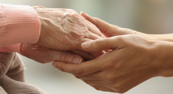 Igualdad destina 1,7 millones de euros a la Diputación de Málaga y ayuntamientos para reforzar personal en dependencia