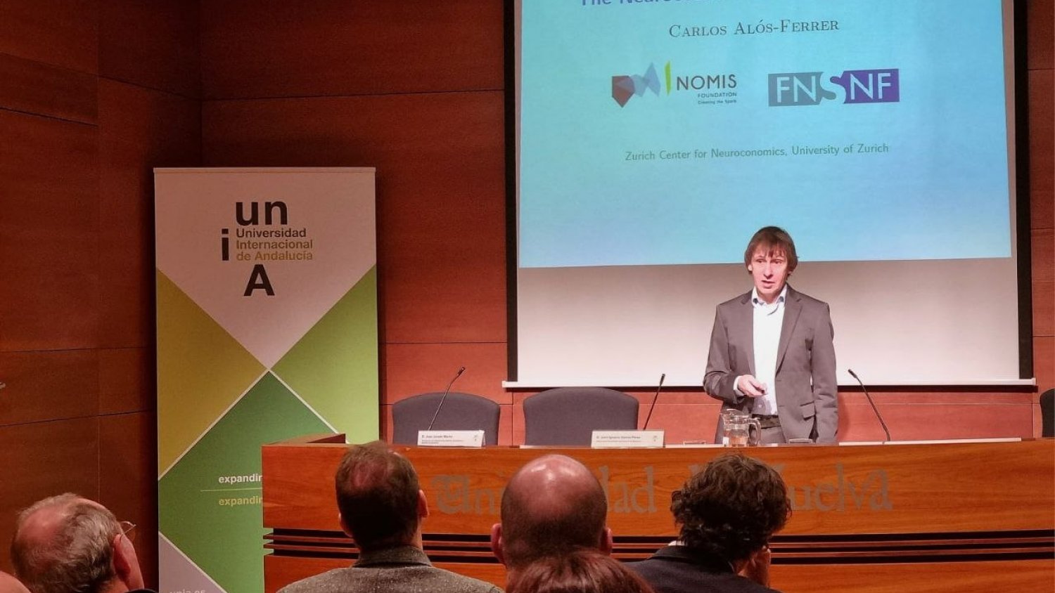 El especialista en neuroeconomía, Carlos Alós-Ferrer: «Podemos mentir en las respuestas, pero no en los tiempos de decisión»