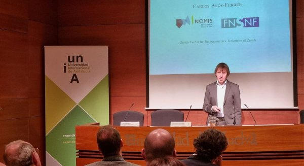 El especialista en neuroeconomía, Carlos Alós-Ferrer: «Podemos mentir en las respuestas, pero no en los tiempos de decisión»