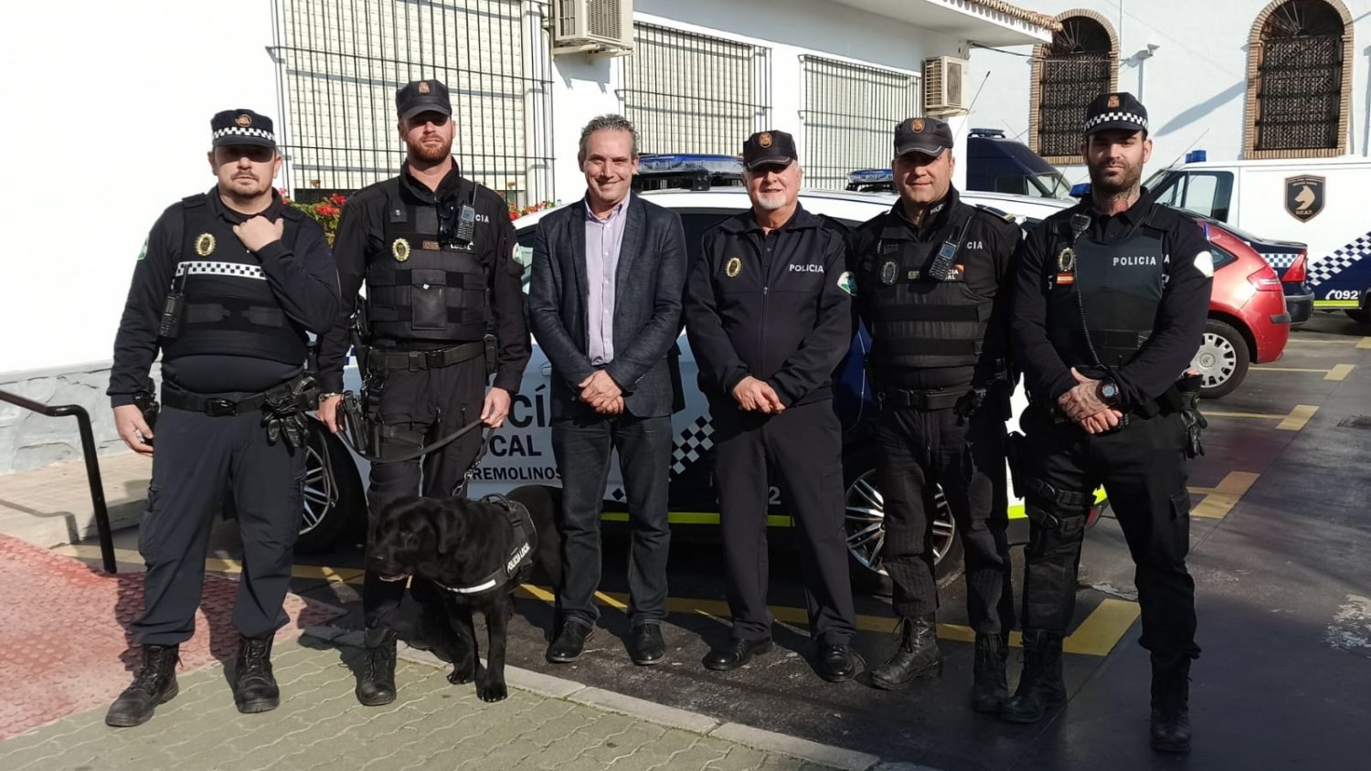 La Policía Local de Torremolinos evita el suicidio de un joven
