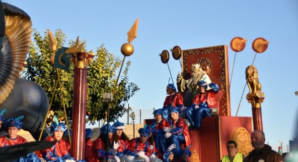 Más de 550 niños participan en la Cabalgata de Reyes de Fuengirola