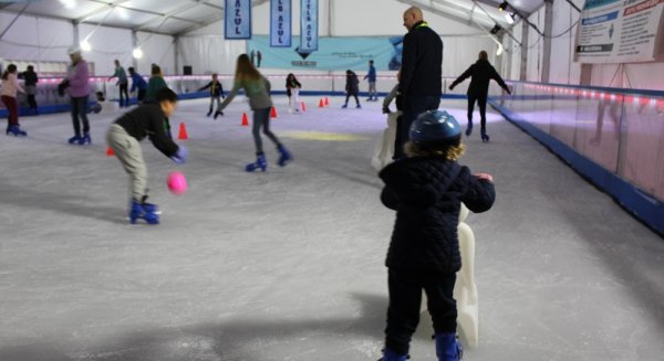 La pista de hielo natural del Recinto Ferial de Fuengirola se mantendrá abierta hasta el domingo 12 de enero