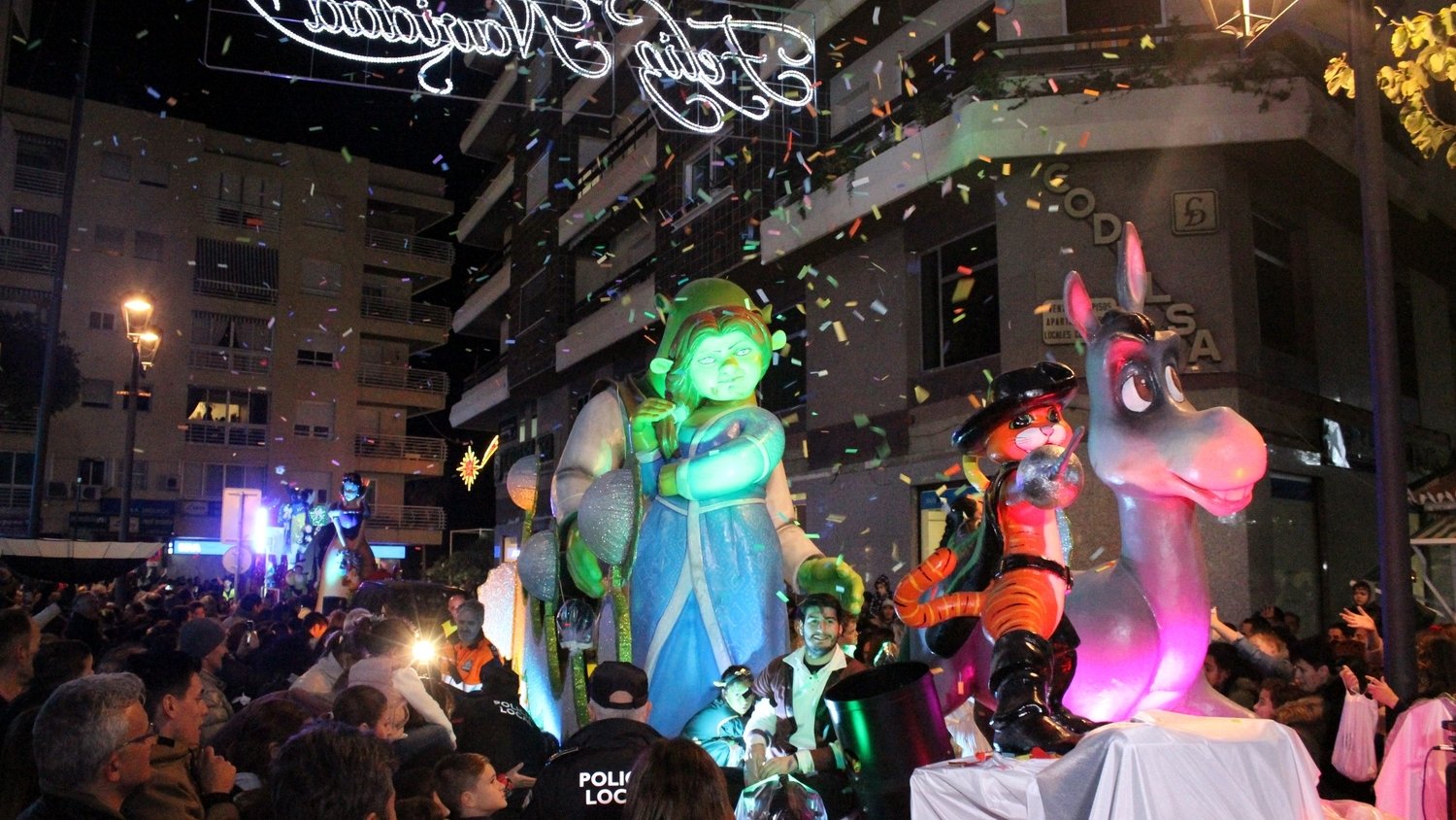 La cabalgata de los Reyes Magos repartirá en Estepona 15.000 kilos de caramelos blandos y miles de juguetes y regalos