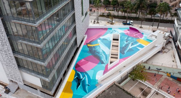 Estepona concluye el primer mural artístico que se realiza en pavimento en la ciudad