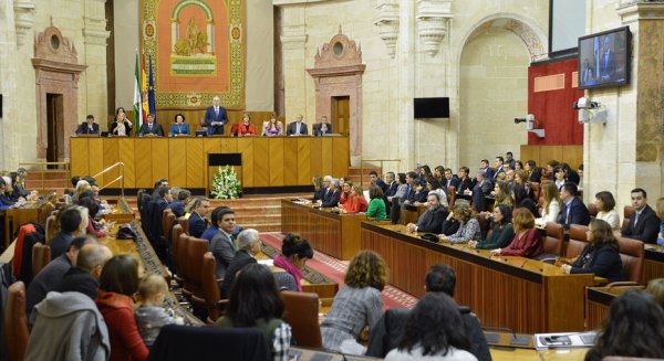 La Consejería de Fomento plantea zonas donde prohibir a las VTC captar viajeros y estacionar