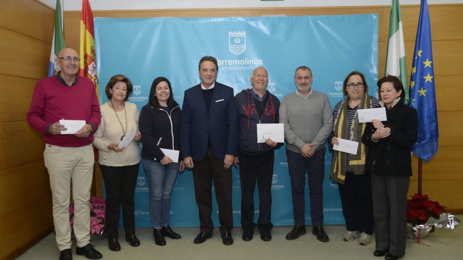 Torremolinos entrega a más de 200 familias vales de 100 euros para gastar en alimentos esta Navidad