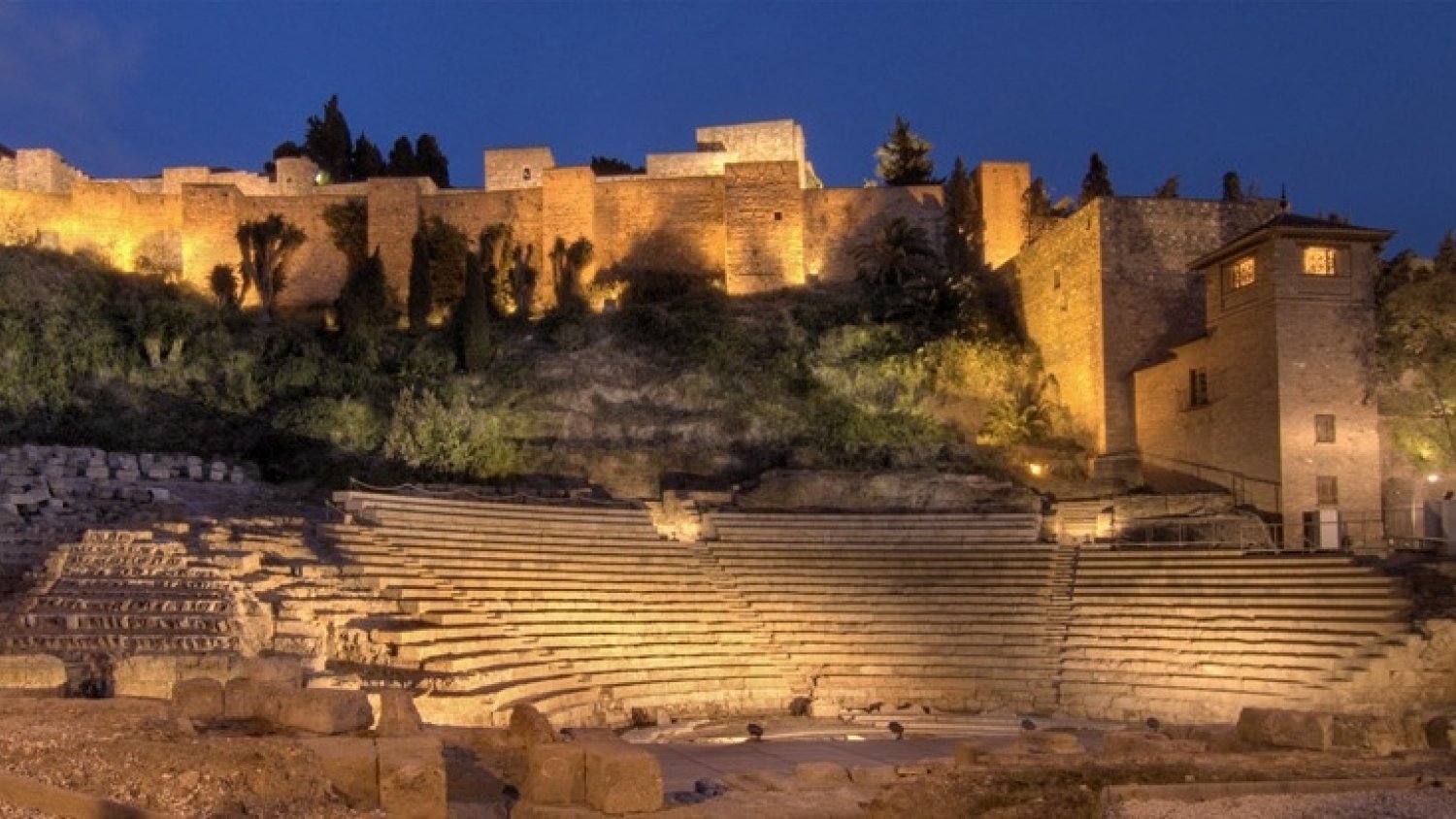 Navidea 2019 organiza en el Teatro Romano de Málaga un taller de vino con cata y degustación