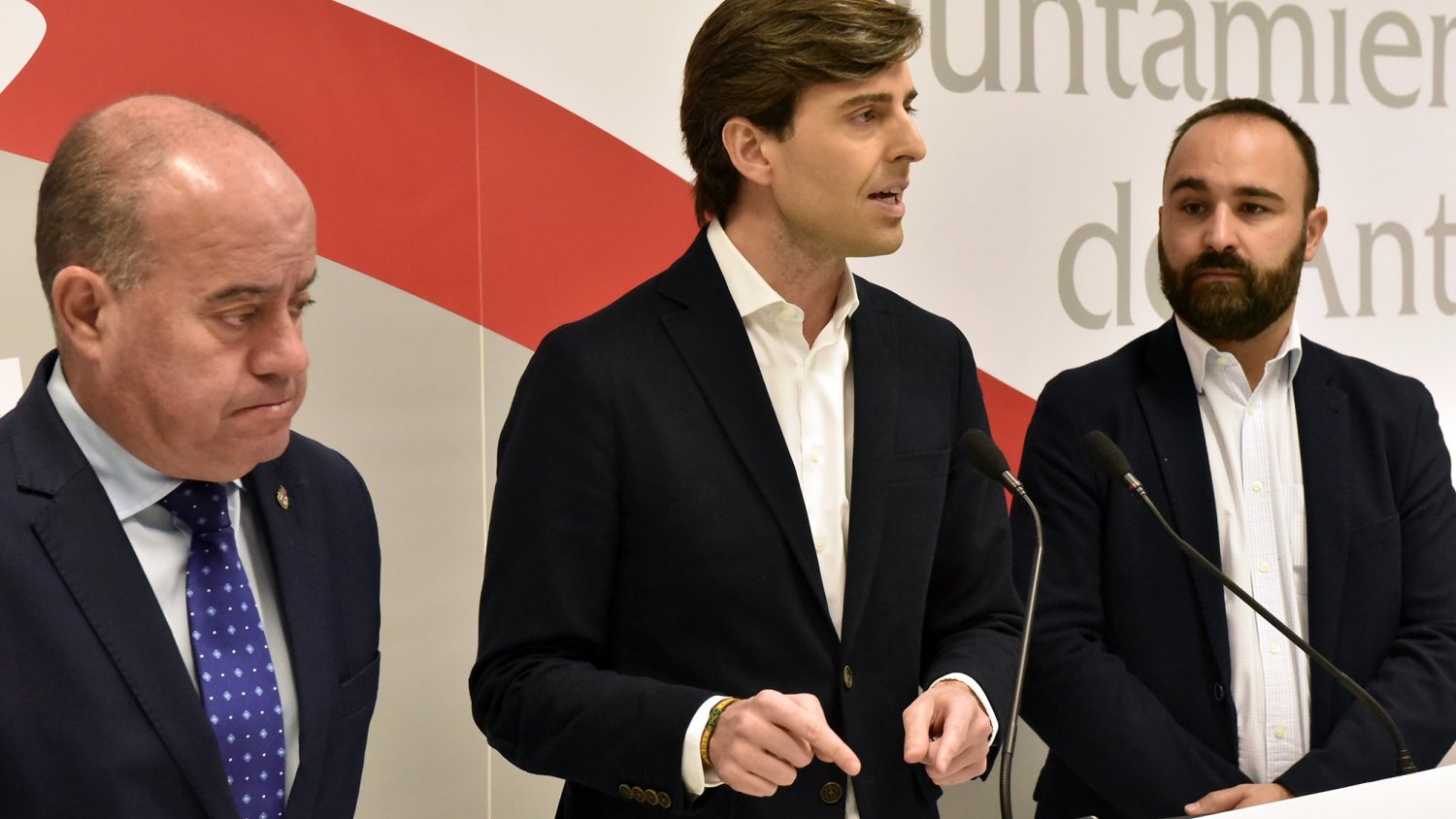 Montesinos exige celeridad en la puesta en marcha del nuevo cuartel de la Guardia Civil de Antequera