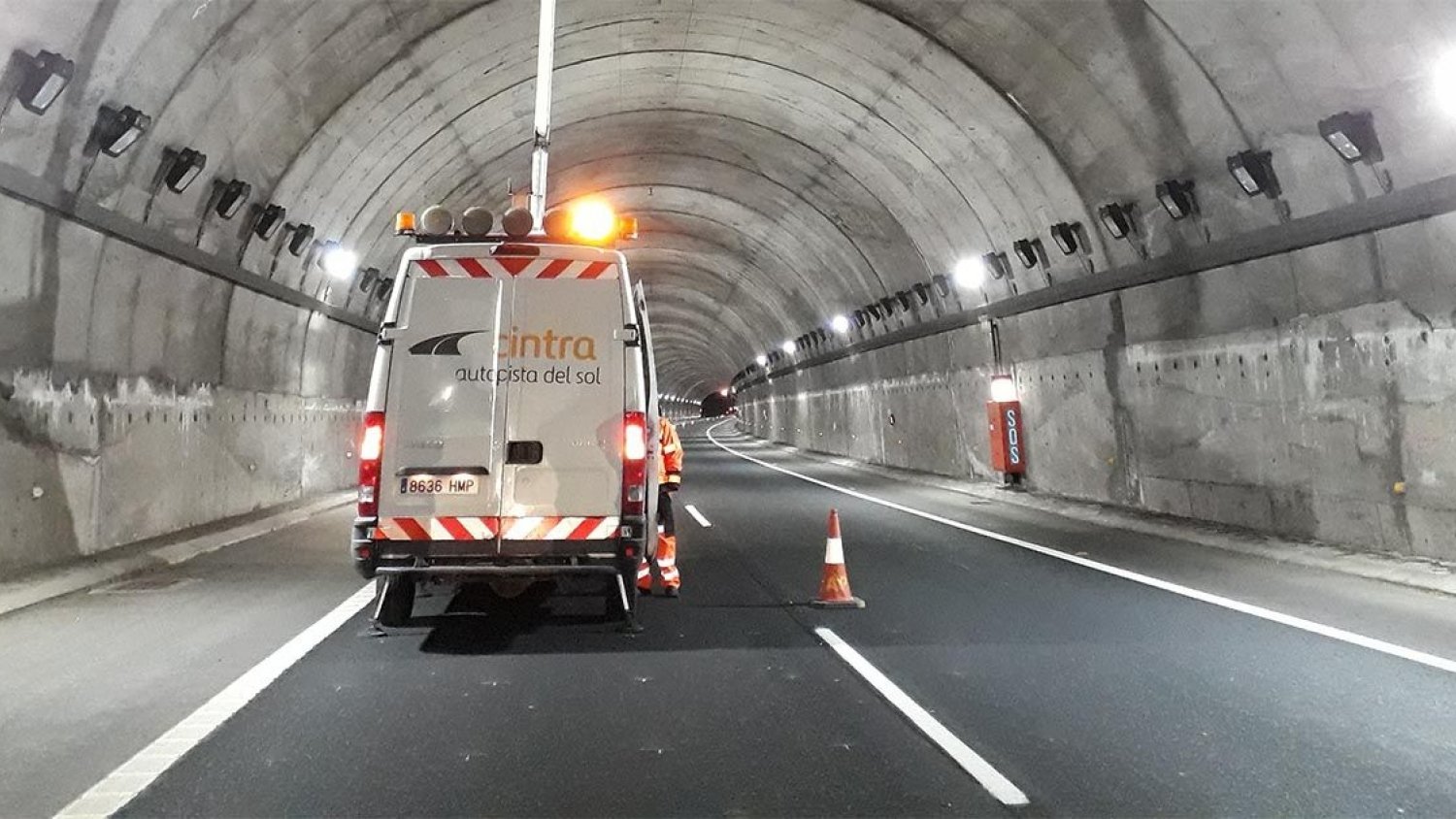Muere un trabajador tras ser golpeado por una perforadora en las obras de un túnel en Marbella