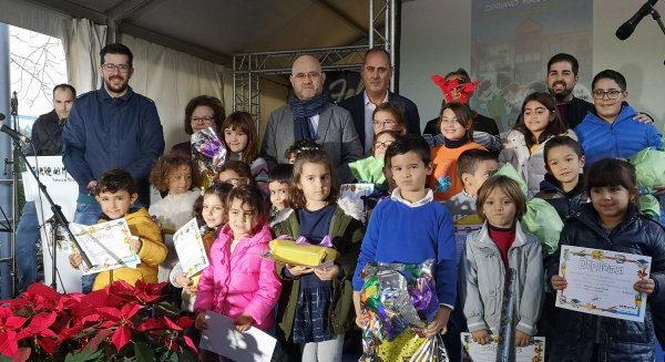 Torre del Mar entrega los premios del Certamen de Pintura Escolar 'Cipriano Maldonado'