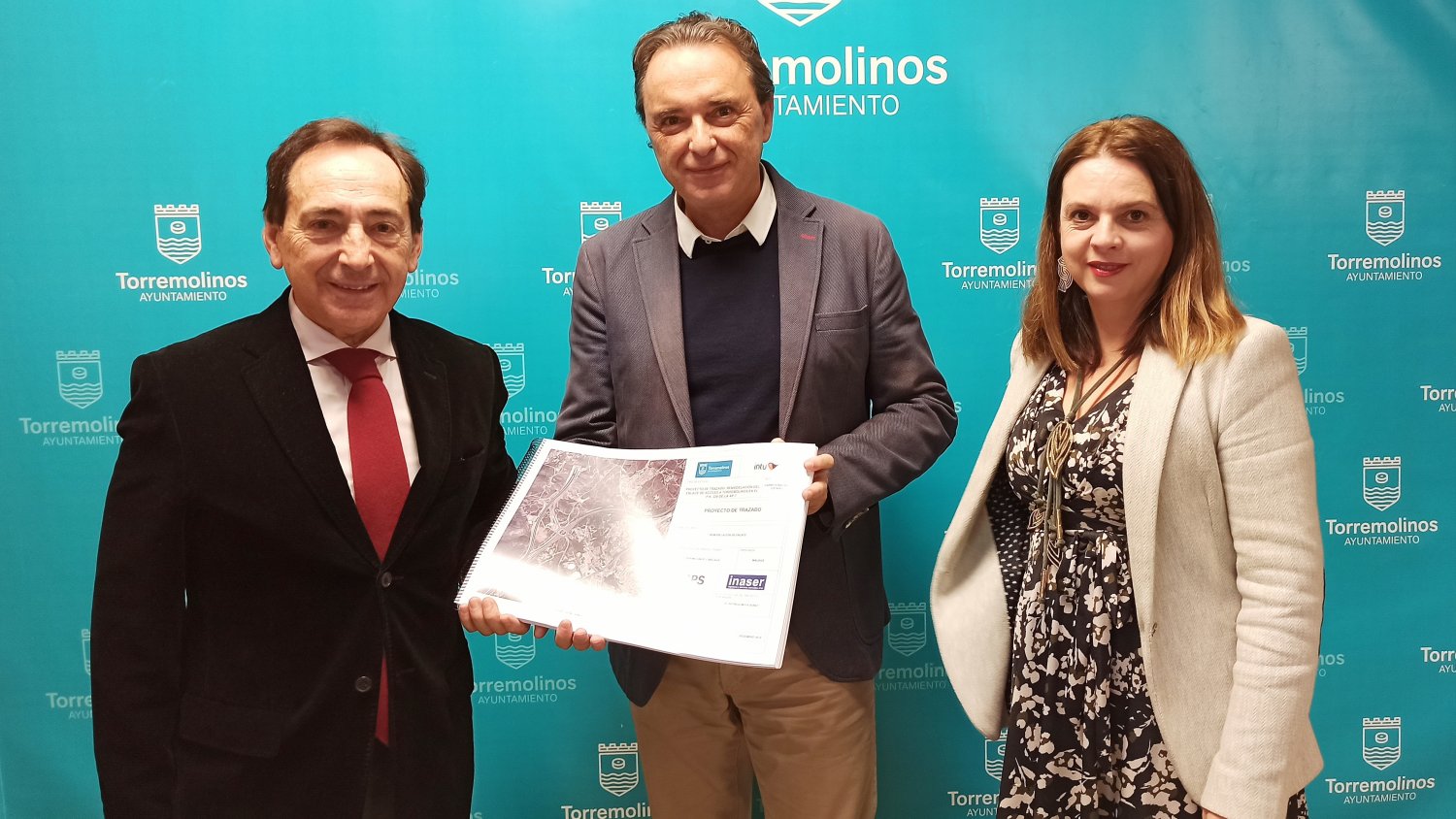 El alcalde de Torremolinos recibe de Intu el proyecto del enlace de carreteras para los nuevos accesos