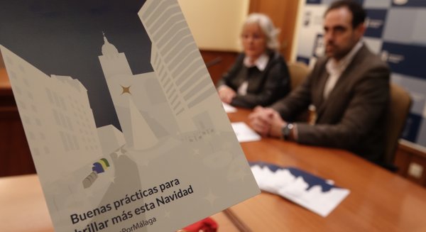 Activan una campaña para mantener limpias las calles del centro de Málaga en Navidad