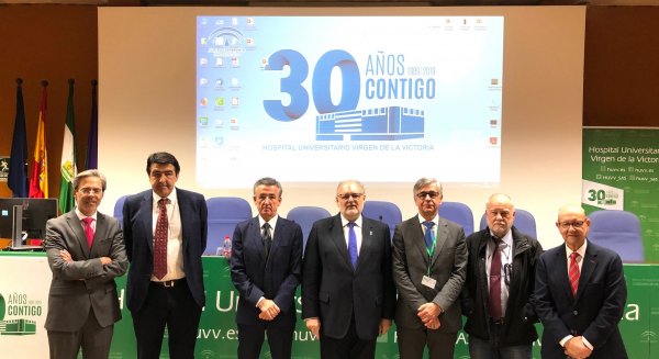 El Hospital Virgen de la Victoria celebra con sus profesionales y exdirectivos su 30 aniversario