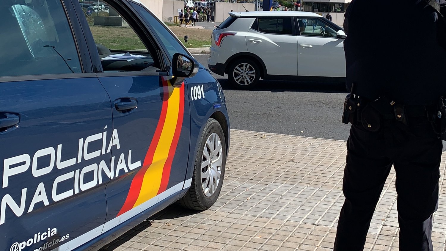 Detenidos tres hombres por el robo con fuerza en un establecimiento en La Virreina