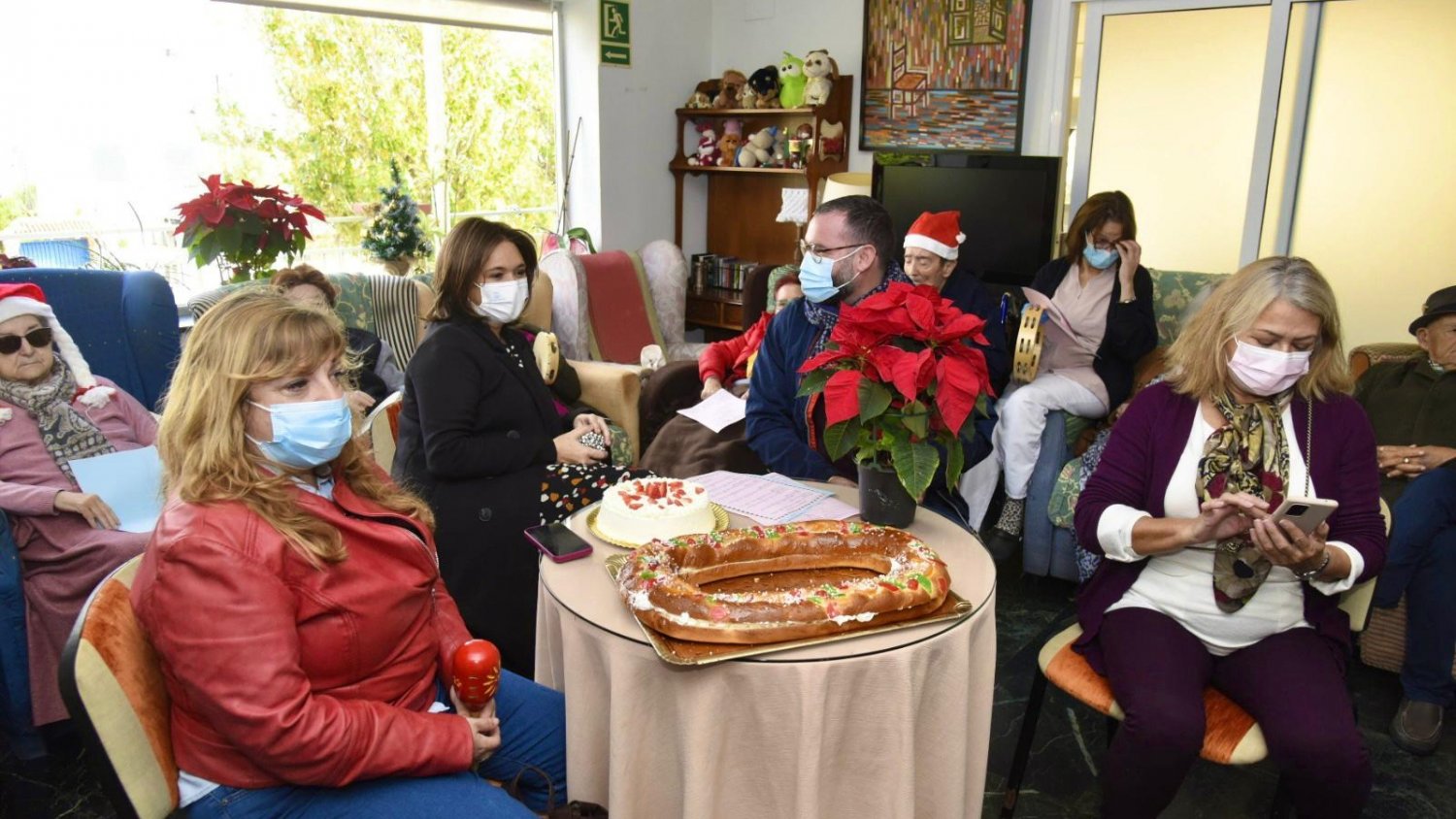 La Navidad llega a las residencias de mayores de Torremolinos con villancicos