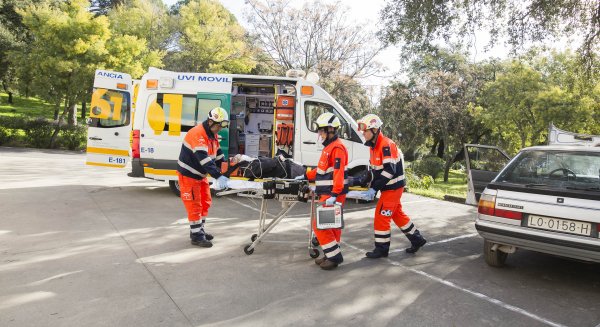 El 061 atiende en Málaga 30 peticiones de asistencia por accidente de tráfico durante el puente de la Inmaculada