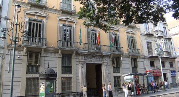 El Archivo Municipal de Málaga inaugura un Belén elaborado con piezas de porcelana fría confeccionadas a mano