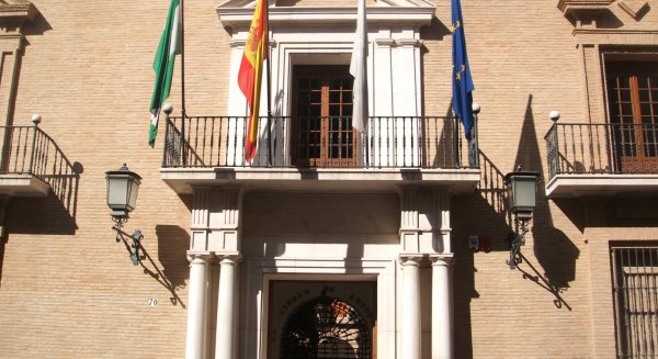 Más de 160 jóvenes participan en un programa de psicoterapia grupal en Antequera