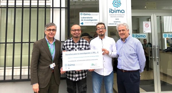 La Asociación 'Payasos de Hospital' dona al IBIMA 1.785 euros para la investigación en cáncer