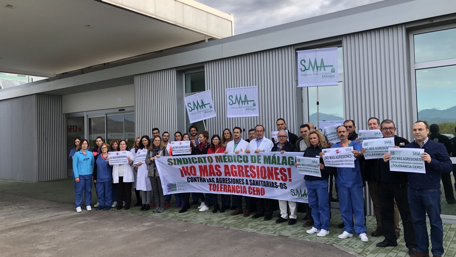 Los médicos se concentran tras una nueva agresión a un doctor en el Hospital Valle del Guadalhorce